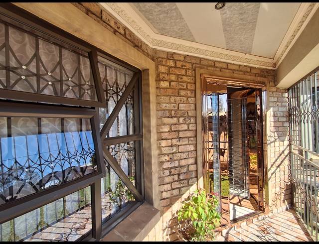 3 BEDROOM FREESTANDING FOR SALE IN IKAGENG